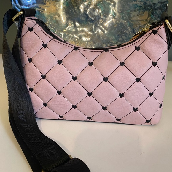 LUV Betsy Johnson Quilted Embroidered Bag with Nylon Straps New - Picture 2 of 5
